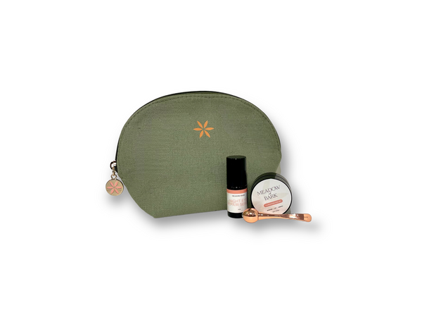 Illuminating Eye Lift and Night Repair Eye Serum depuff eye roller and cosmetic bag